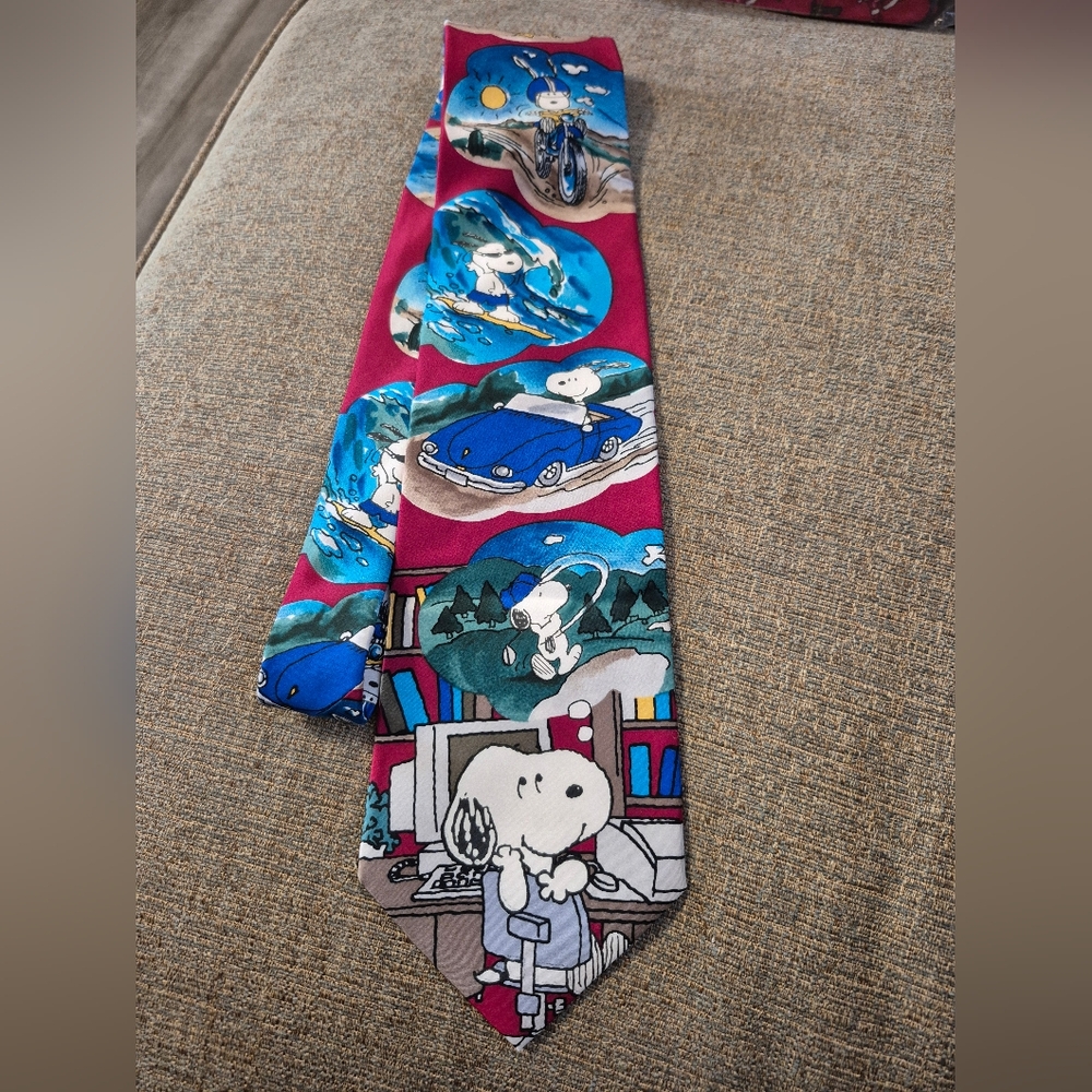 Peanuts Tie